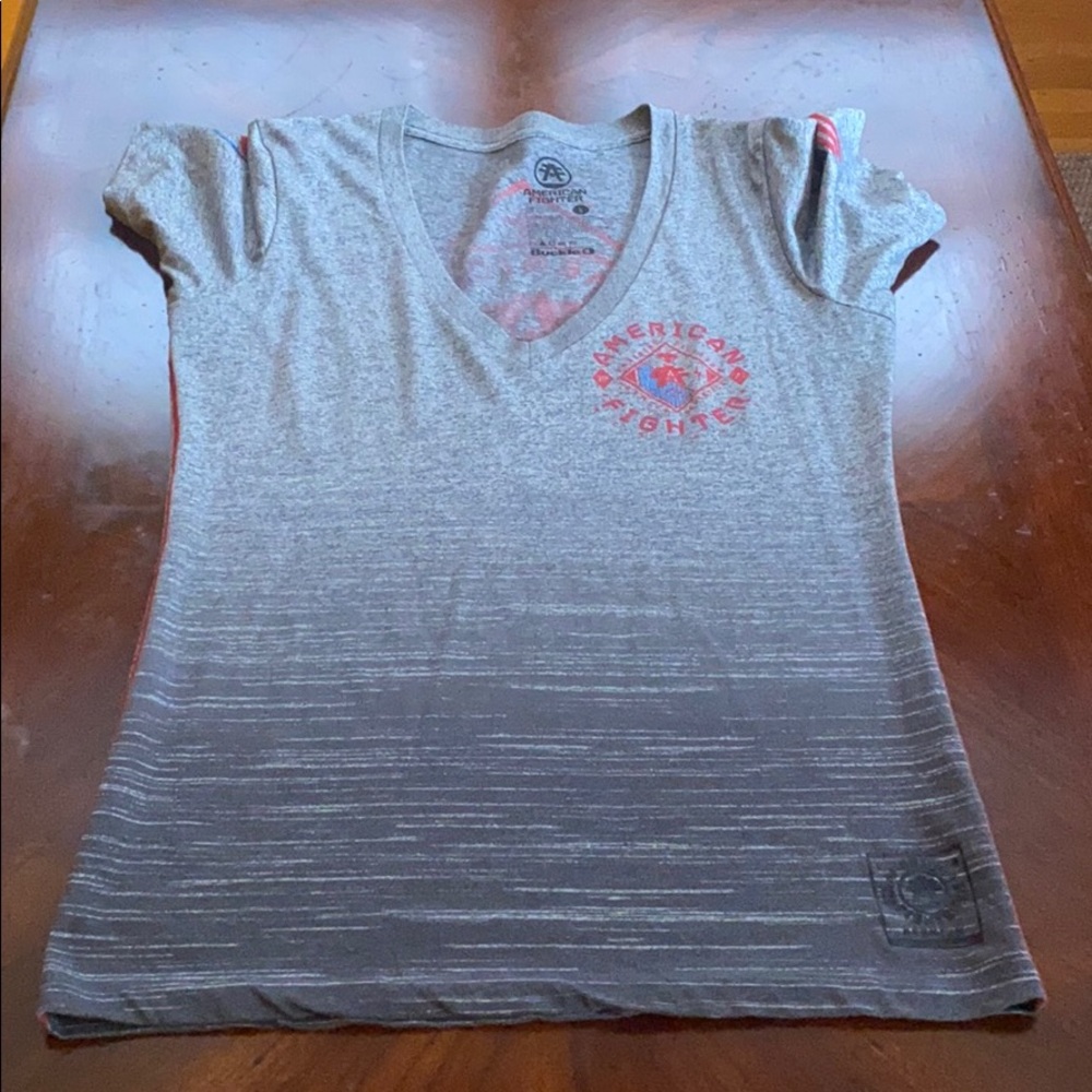 Grey t shirt